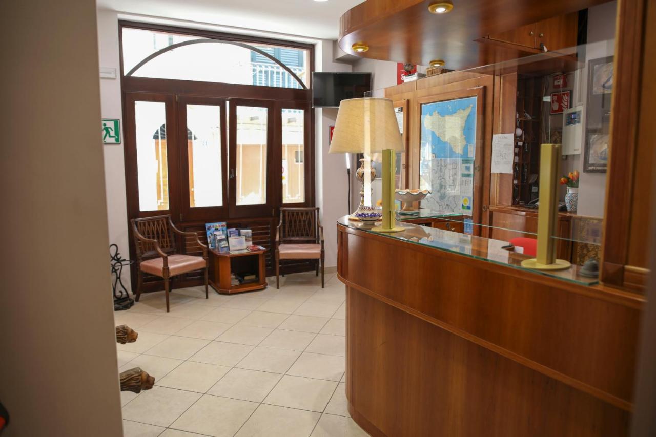 Hotel La Giara เชฟาลู ภายนอก รูปภาพ