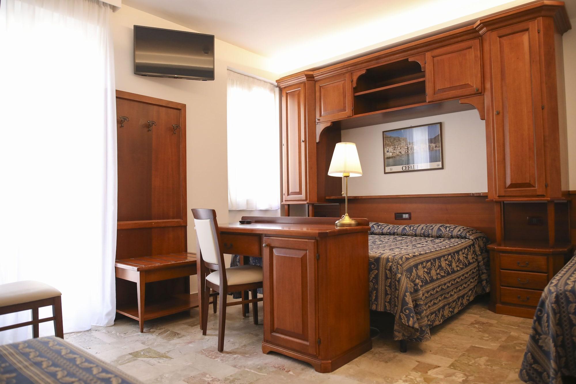 Hotel La Giara เชฟาลู ภายนอก รูปภาพ